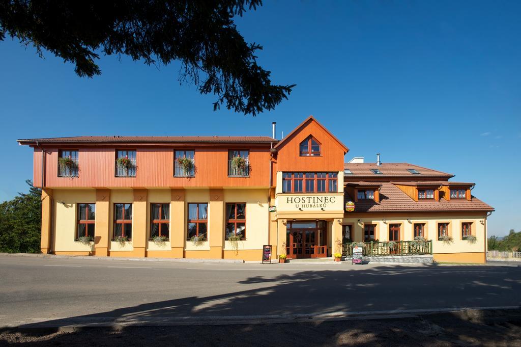 Hostinec U Hubalku Kostelec nad Orlici ภายนอก รูปภาพ