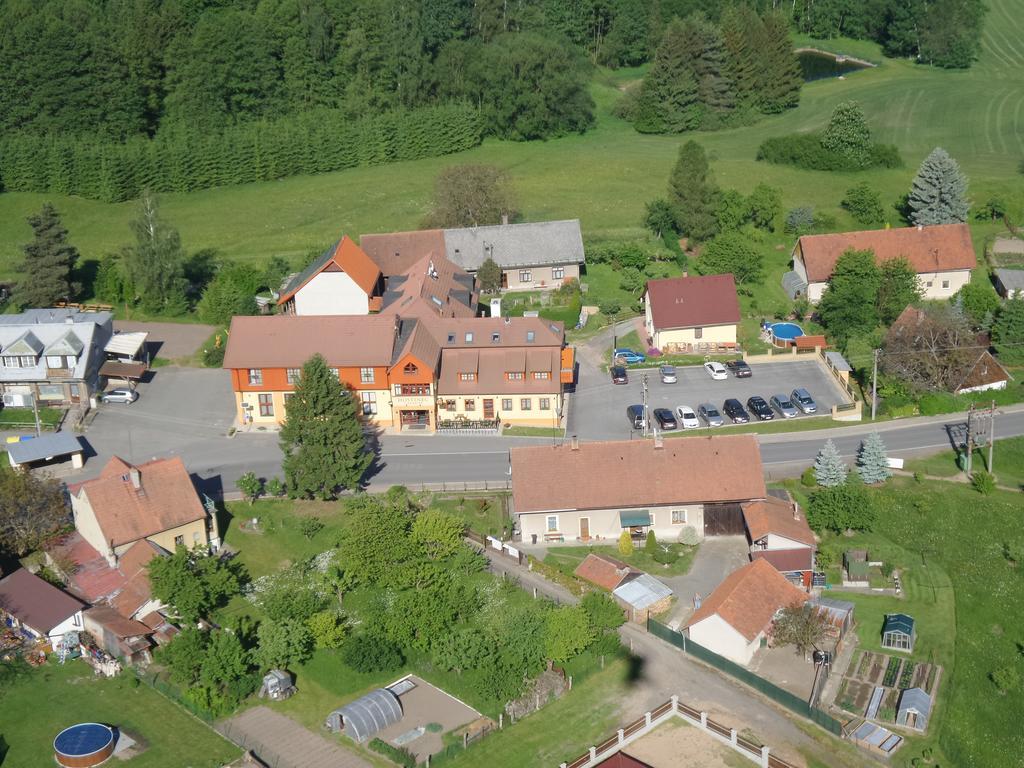 Hostinec U Hubalku Kostelec nad Orlici ภายนอก รูปภาพ